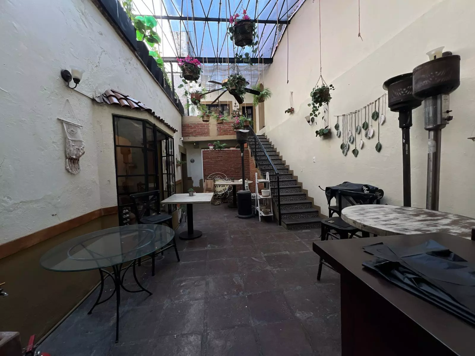 Macias 66 — San Miguel de Allende Centro, San Miguel de Allende — photo 3 — charming courtyard with soaring skylights