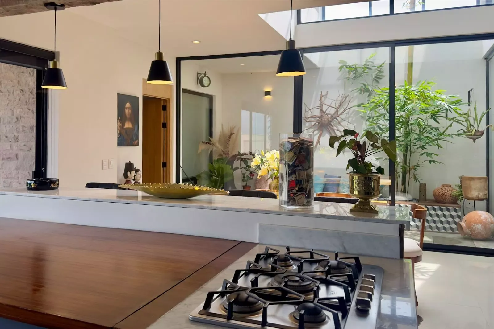 CASA CORDOBA — Residencial Malanquin la Mesa, San Miguel de Allende — photo 2 — sophisticated open-concept kitchen with views