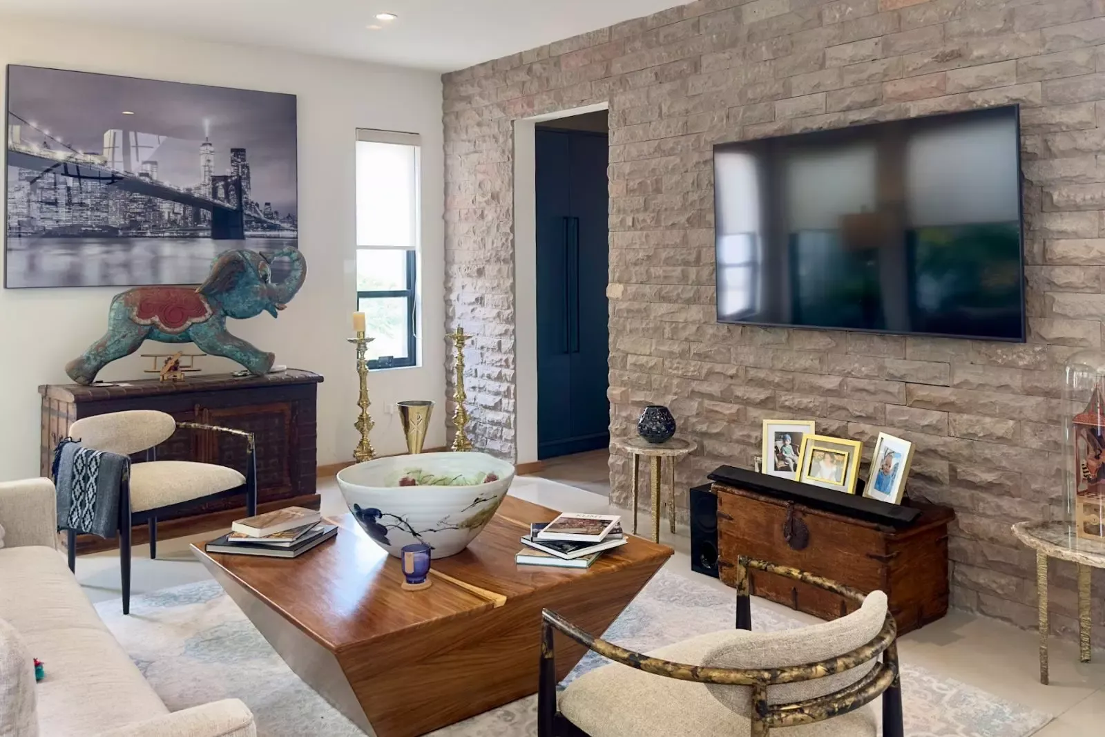 CASA CORDOBA — Residencial Malanquin la Mesa, San Miguel de Allende — photo 12 — sophisticated living with curated collections