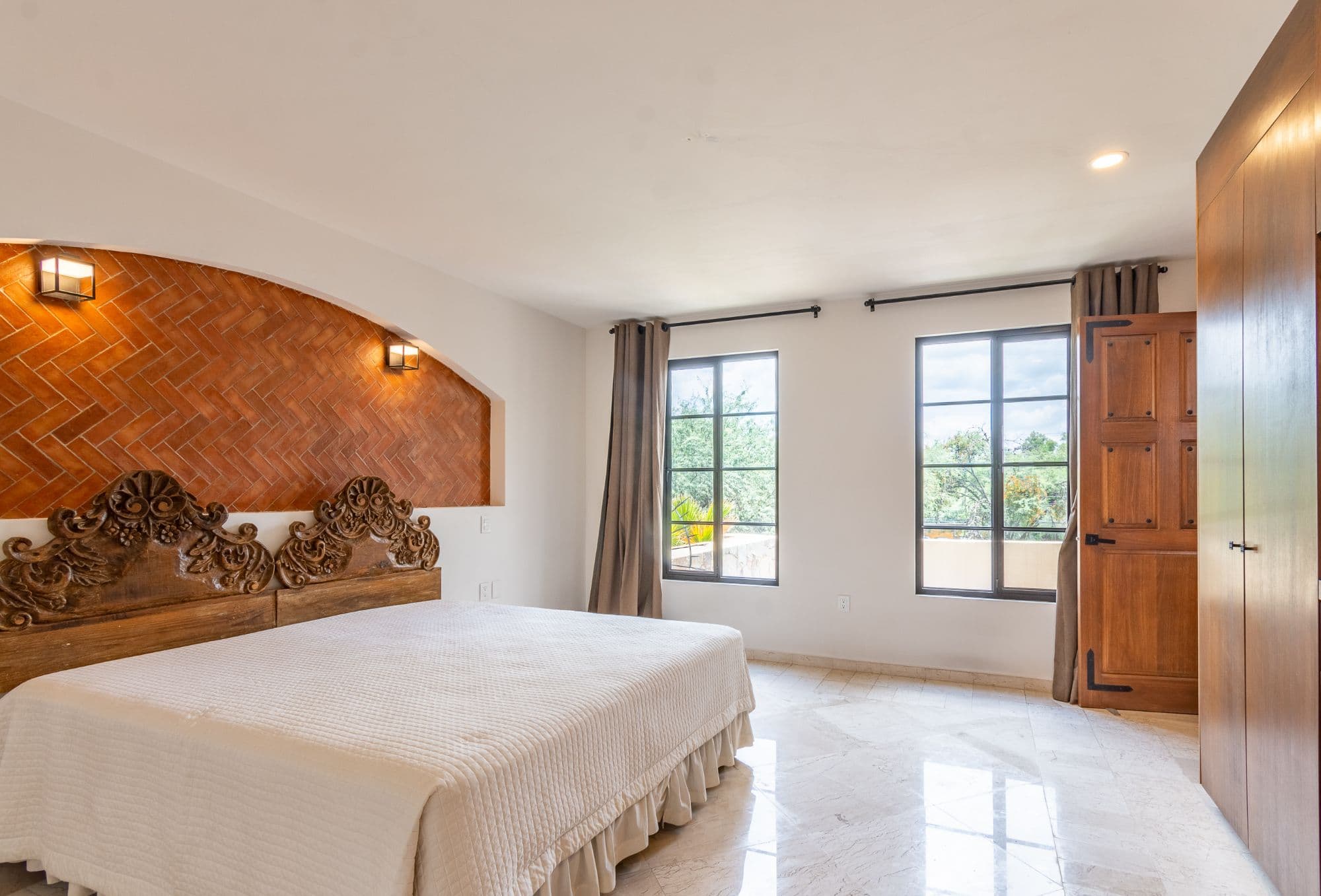 CASA PACO — San Antonio, San Miguel de Allende — photo 15 — luminous master suite, artisan craftsmanship