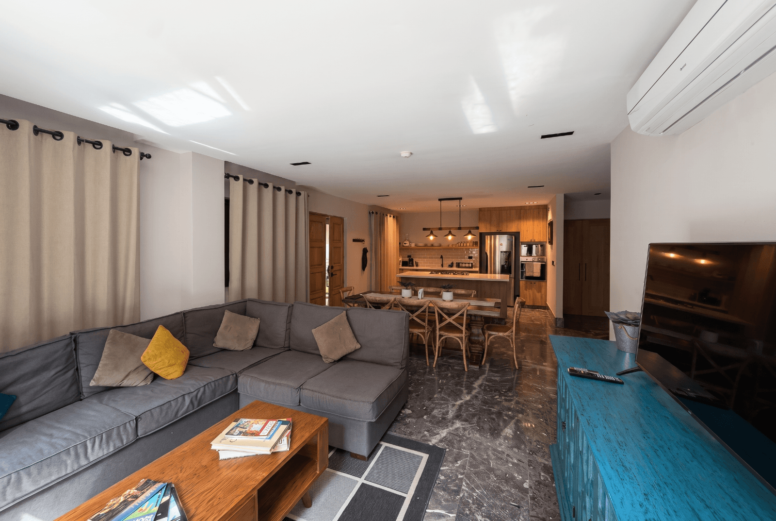 San Antonio 7 - D3 — San Antonio, San Miguel de Allende — photo 9 — contemporary open-plan living perfected