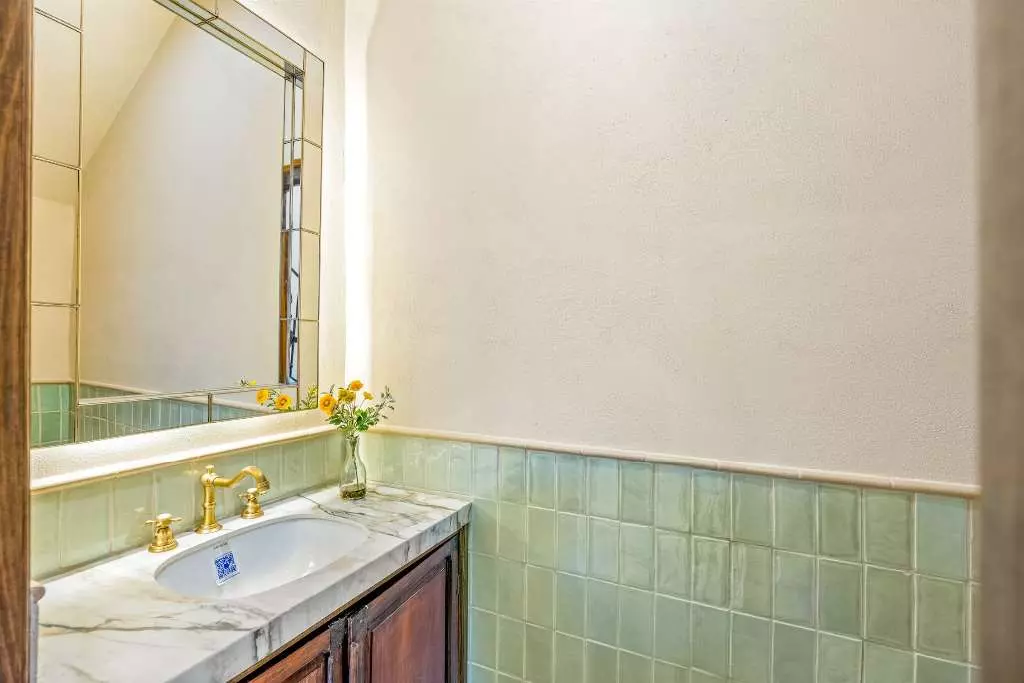 Casa Del Farolito — Guadalupe, San Miguel de Allende — photo 8 — refined spa-like bathroom sanctuary