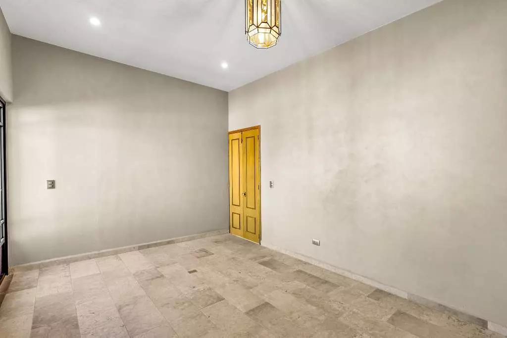 Casa Del Farolito — Guadalupe, San Miguel de Allende — photo 19 — bright, airy room awaits transformation