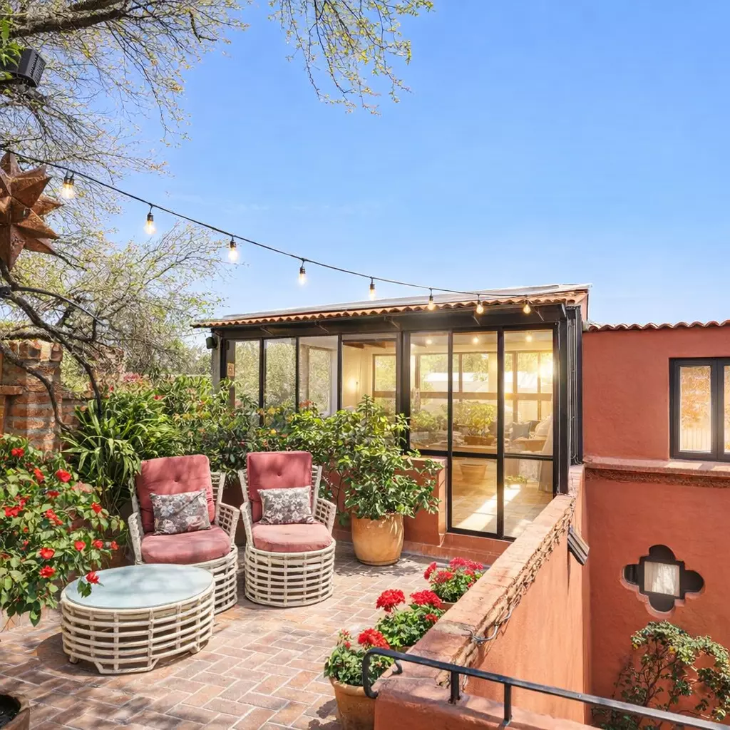 Casa Vergel — San Antonio, San Miguel de Allende — photo 19 — luminous courtyard oasis, contemporary elegance