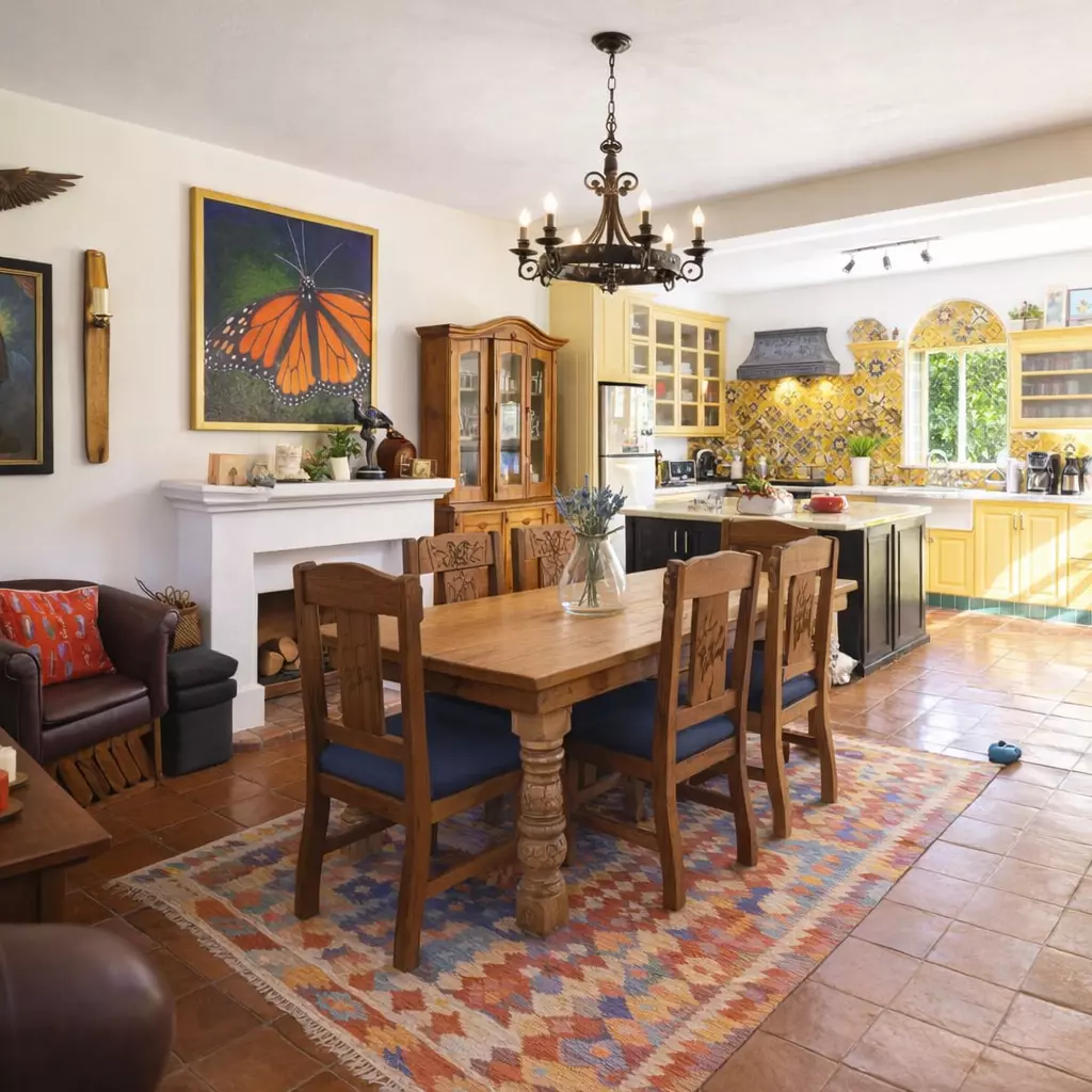 Casa Vergel — San Antonio, San Miguel de Allende — photo 5 — bright, open-concept colonial living space