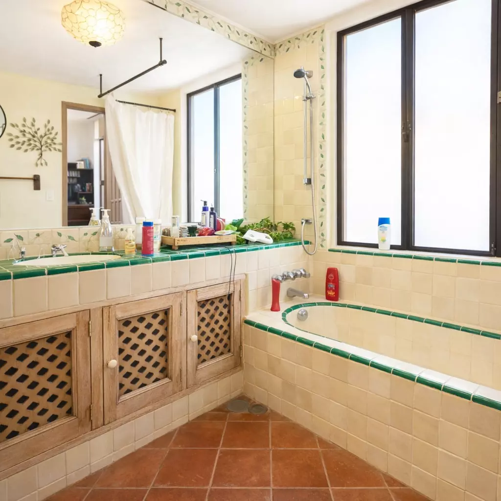 Casa Vergel — San Antonio, San Miguel de Allende — photo 10 — charming vintage bathroom with abundant natural light