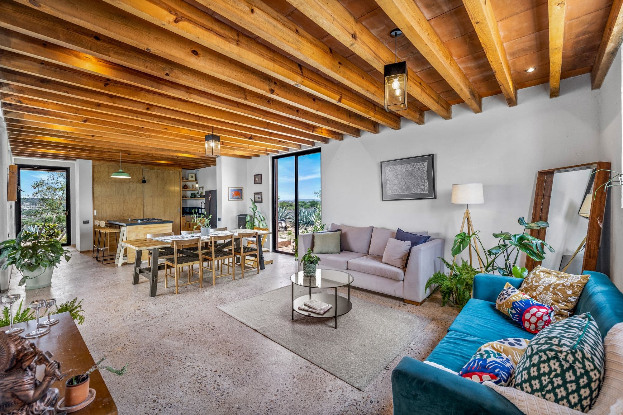 Villa Jacaranda - Architectural Country Living Near San Miguel — Capadero (San Isidro Capadero), San Miguel de Allende — photo 4 — soaring beams, luminous open-concept living