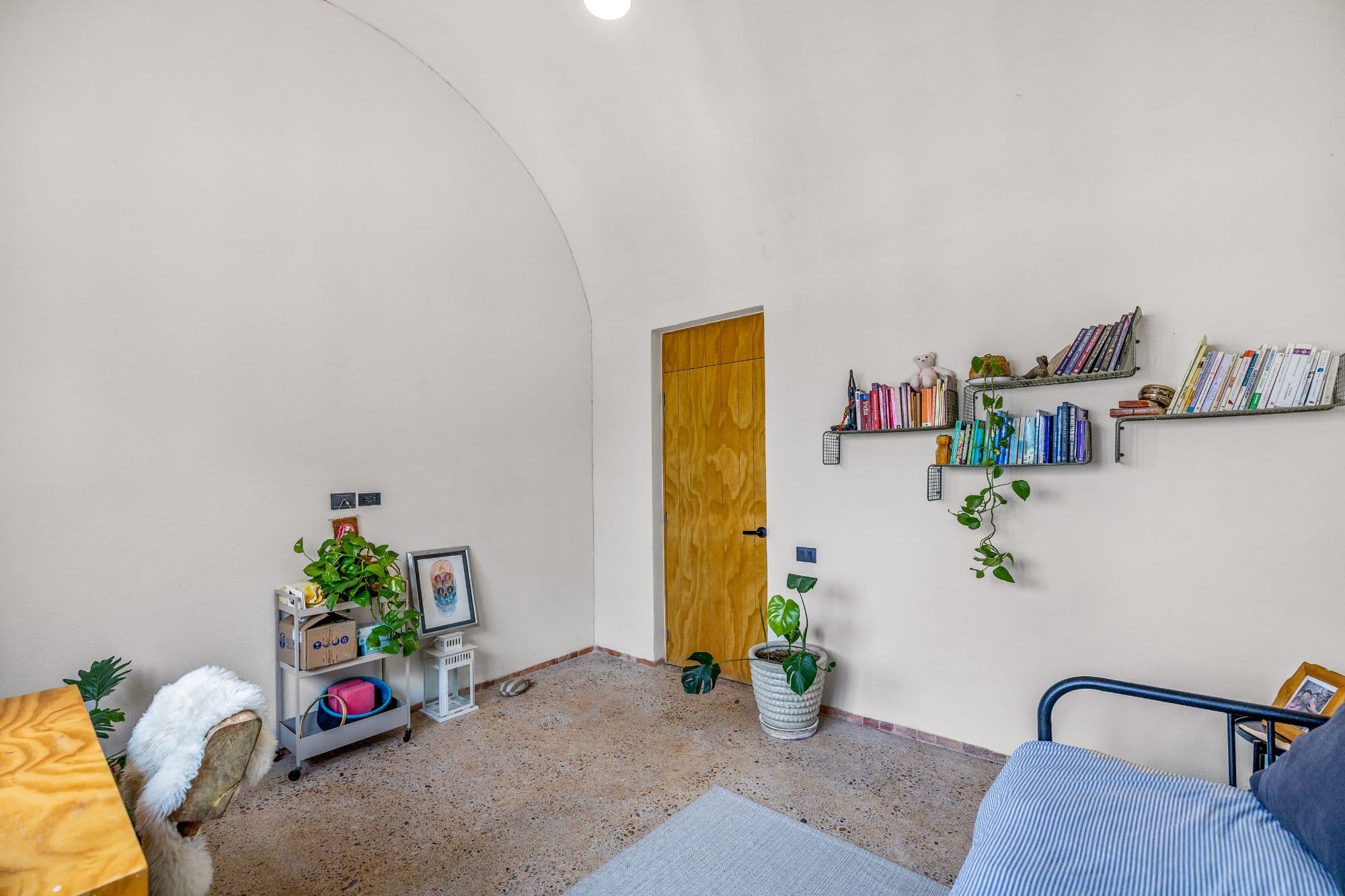 Villa Jacaranda - Architectural Country Living Near San Miguel — Capadero (San Isidro Capadero), San Miguel de Allende — photo 12 — charming bedroom with authentic architectural details