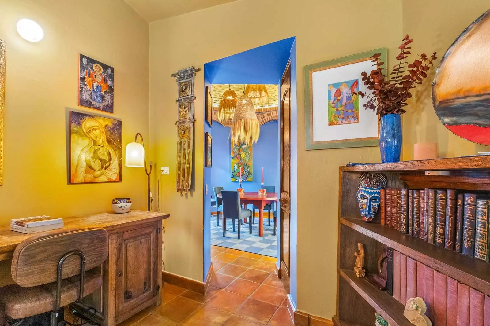 Casa Perro Afortunado — Atascadero (Arcos de San Miguel), San Miguel de Allende — photo 5 — vibrant colonial study with artistic charm