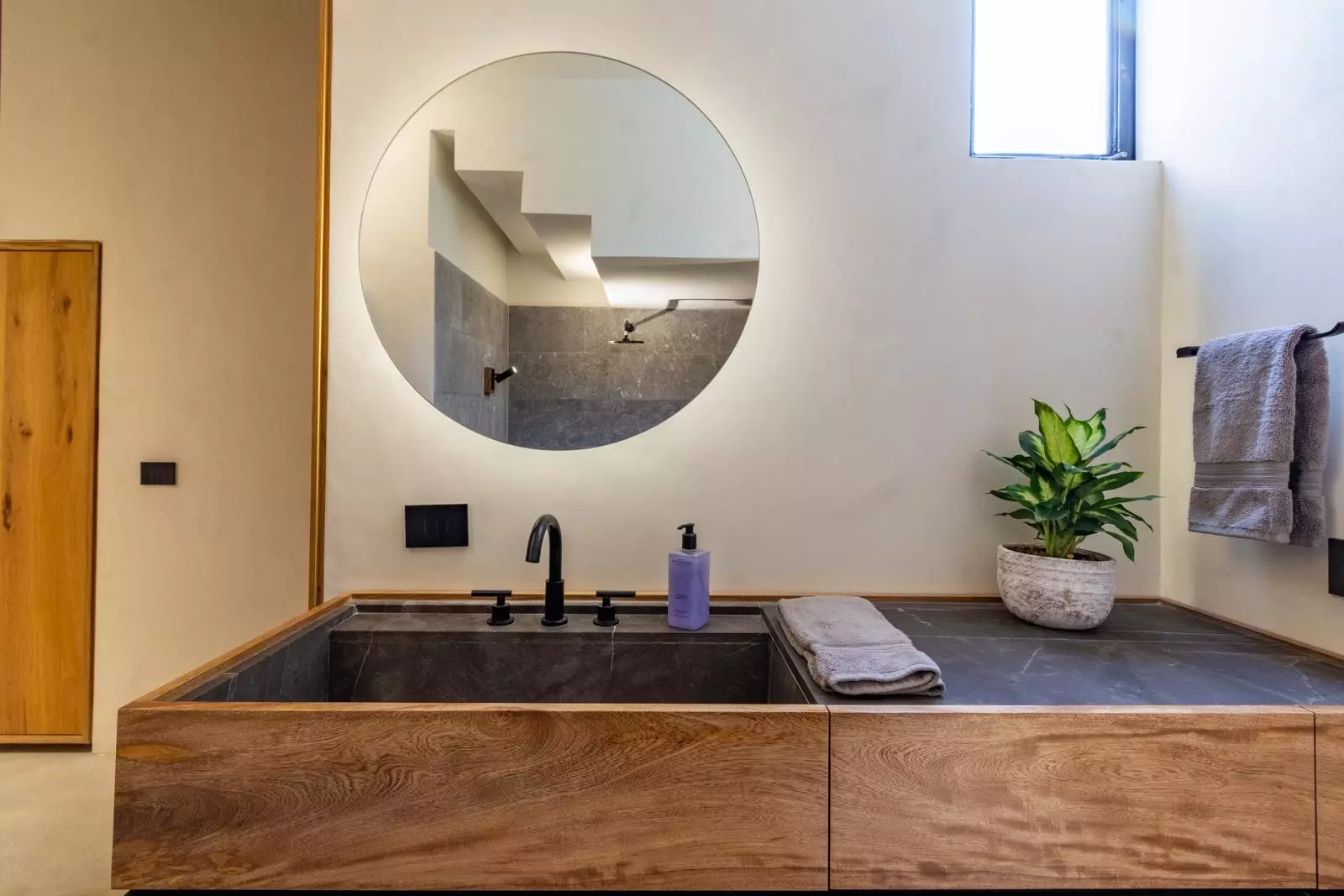 Indigo 8 — Guadiana, San Miguel de Allende — photo 9 — spa-inspired soaking tub sanctuary