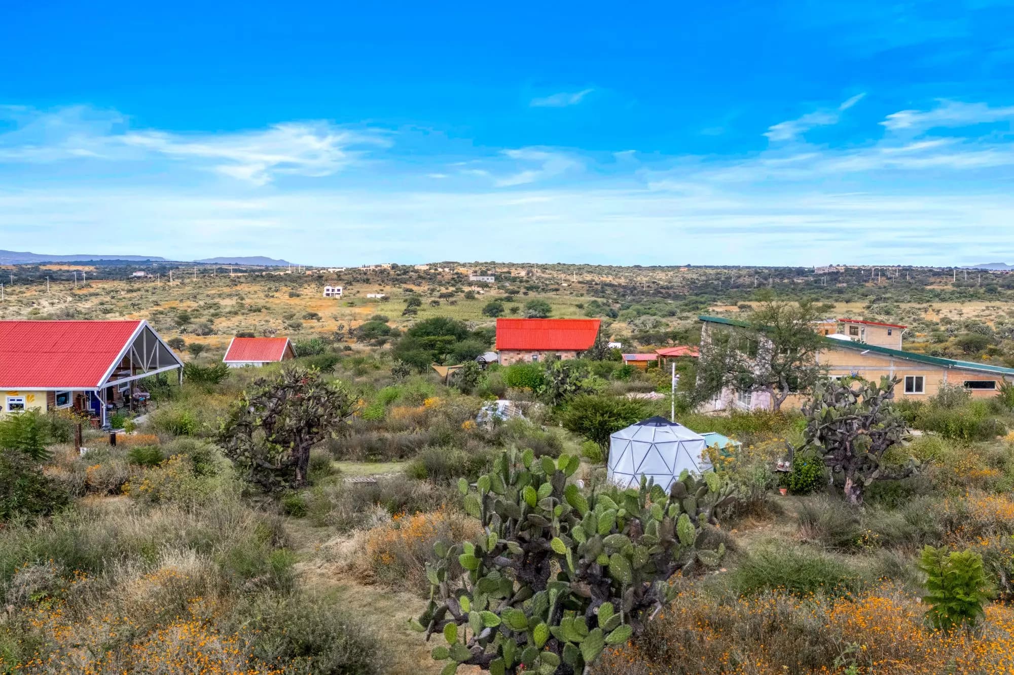 Hapori Eco Aldea Lot 2 — Capadero (San Isidro Capadero), San Miguel de Allende — photo 12 — expansive desert views, rustic charm community
