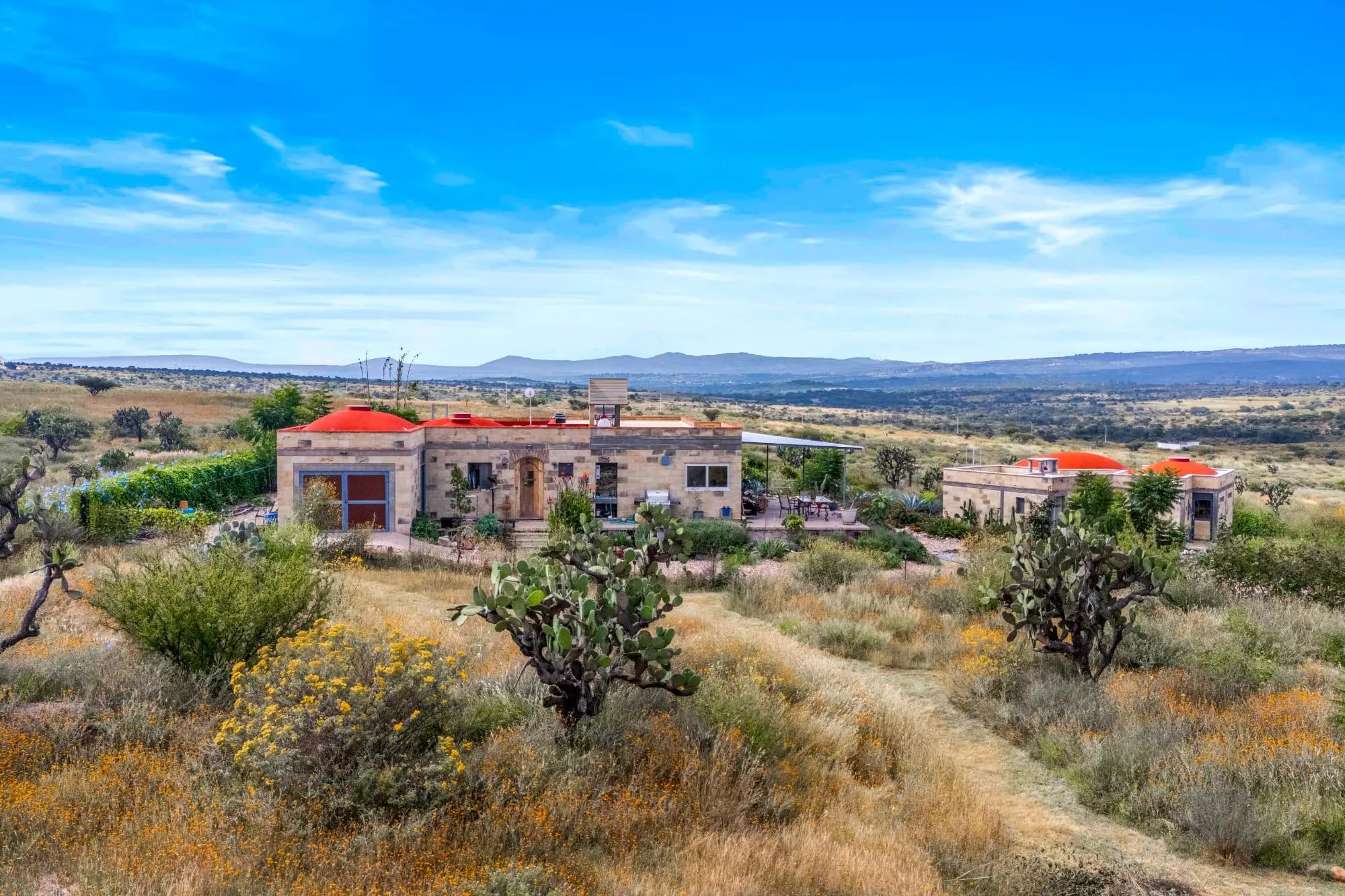 Hapori Eco Aldea Lot 2 — Capadero (San Isidro Capadero), San Miguel de Allende — photo 7 — sprawling hacienda with panoramic mountain vistas