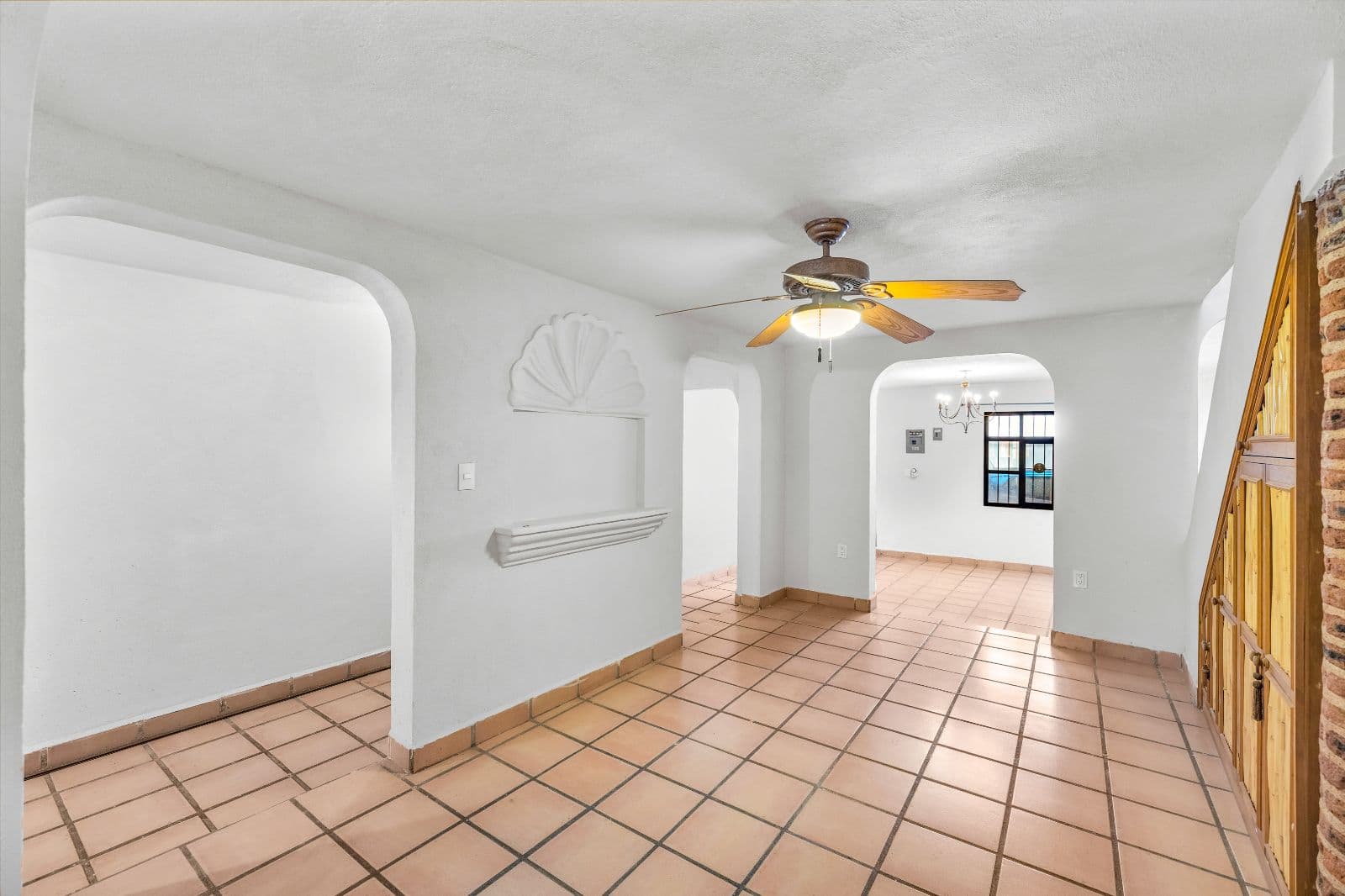 Great Renovation Project — San Antonio, San Miguel de Allende — photo 6 — luminous open living space awaits