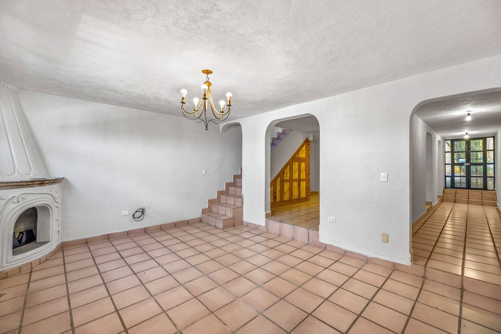 Great Renovation Project — San Antonio, San Miguel de Allende — photo 3 — bright colonial living space awaits