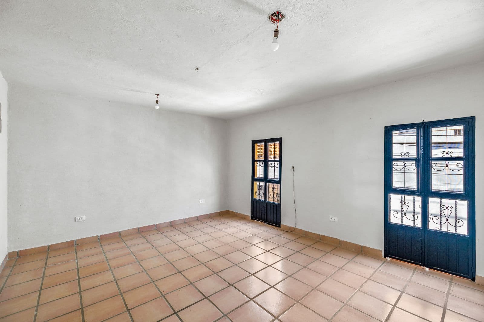 Great Renovation Project — San Antonio, San Miguel de Allende — photo 14 — luminous open living space awaits