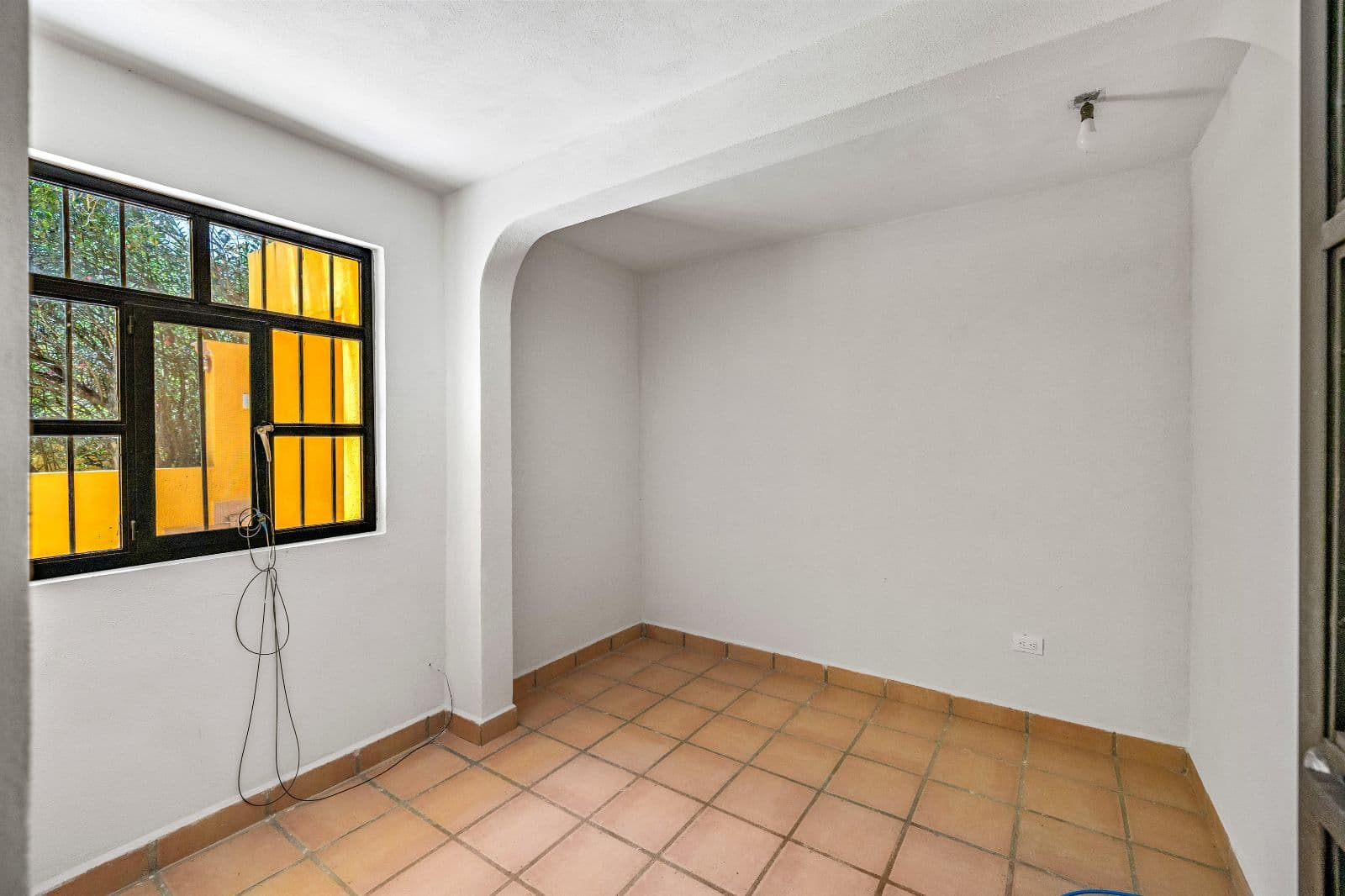 Great Renovation Project — San Antonio, San Miguel de Allende — photo 12 — bright sunlit room, architectural charm